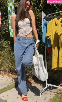 Kira Kosarin [ kira-kosarin ] - Jugamos juntos?! 😈🔥🤪🔥😈
