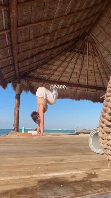 Kira Kosarin [ kira-kosarin ] - Let me crawl to you baby 🥰🥰
