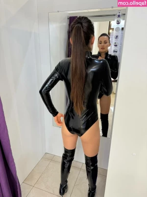 ekaterina_naturally [ ekaterina-naturally ] - Hy   In deinem Postfach wartet ein schönes Video auf dich