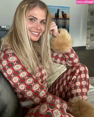 Torrie Wilson [ torrie-wilson ] - Regalito especial porque llevaba un tiempo sin publicarles