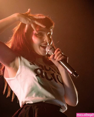 Lauren Mayberry [ lauren-mayberry ] - I d love to show you how I got this wet