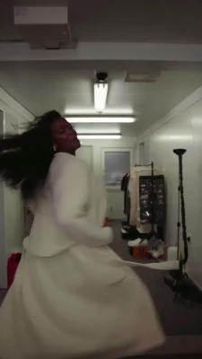 Oti Mabuse [ oti-mabuse-1 ] - anddddd let s hear it for the back