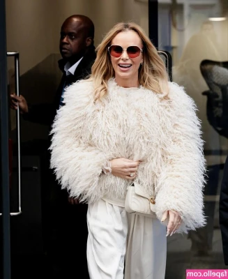 Amanda Holden [ amanda-holden-1 ] - Exclusive Content Inside