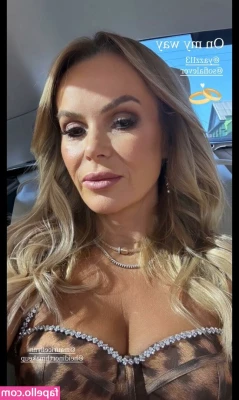 Amanda Holden [ amanda-holden-1 ] - Me waiting for a little tattoo from my bestie the other day  A rose