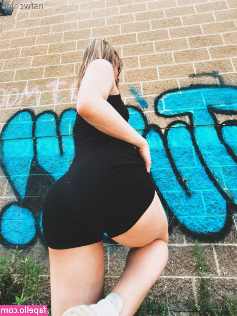 nsfw-chloe - I hope your day is as nice as my butt…