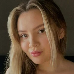 Linda Nobat
