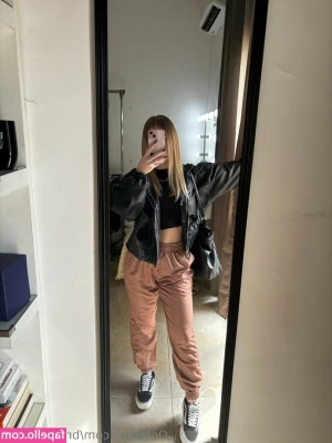brittany.leigh [ brittany-leigh ] - From my sexting a few days ago  check your DMs for the full version