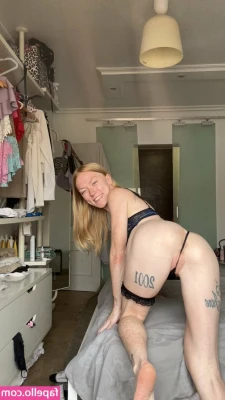 Englishgingerk - Happy Sunday🍒 … should I go LIVE tonight ? Or are you too busy