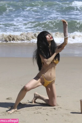 Bai Ling [ bai-ling ] - I hope you had a relaxing Sunday 😘