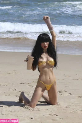 Bai Ling [ bai-ling ] - Bright and shiny