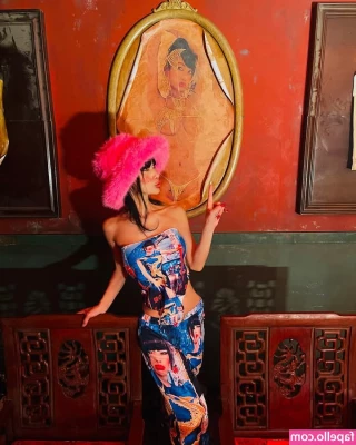 Bai Ling [ bai-ling ] - Video INFORMATIVO de como chupar uma ppk.  Gosto muito de falar sobre