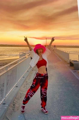 Bai Ling [ bai-ling ] - Its almost 2 am and I can t sleep  Here are some titties