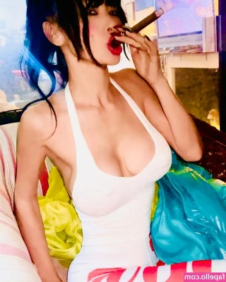 Bai Ling [ bai-ling ] - LICKING MY SISTER’S PUSSY 😛 My sister @rileysummertv