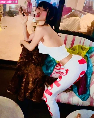 Bai Ling [ bai-ling ] - It you want faster response times hmu on my paid OF