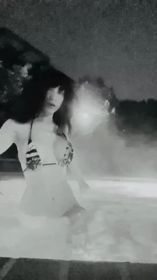 Bai Ling [ bai-ling ] - Which friend or which friends would you like to see play with me