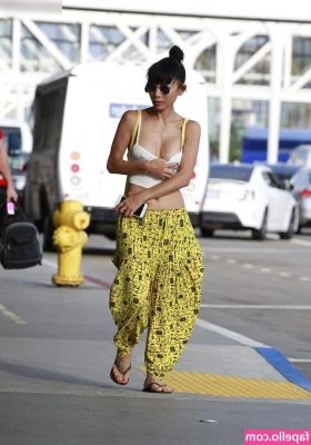 Bai Ling [ bai-ling ] - Happy Saturday  Guess what s on