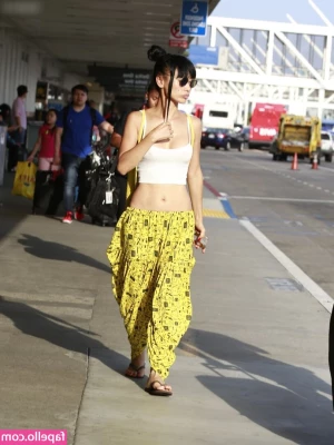 Bai Ling [ bai-ling ] - Just wanted to say hi 😏
