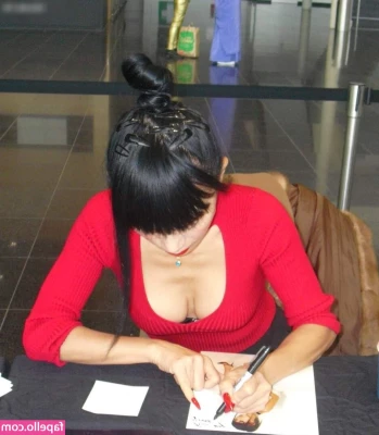 Bai Ling [ bai-ling ] - Mis mensajes están abiertos para tus peticiones
