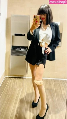 Bai Ling [ bai-ling ] - Here's the reason why my back is so thick 🥰