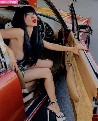 Bai Ling [ bai-ling ] - The neighbors have a good view