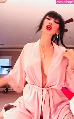 Bai Ling [ bai-ling ] - Harnesses make me horny
