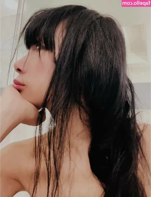 Bai Ling [ bai-ling ] - Okay okay, spicy set is getting sent to ur DMs 😈 im a bit shy abt