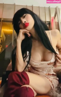 Bai Ling [ bai-ling ] - Inside my stinkiest sweatiest trainers  Lots pics  Toe prints  Mucky