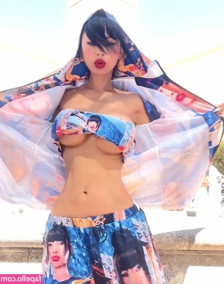 Bai Ling [ bai-ling ] - Trying to get your attention😘 dm me 😘