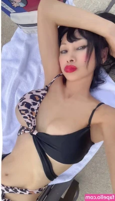 Bai Ling [ bai-ling ] - Quick message for those that wanted a free custom and havent gotten