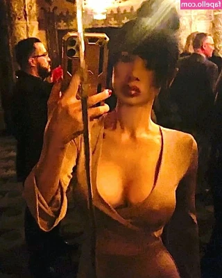 Bai Ling [ bai-ling ] - I want to be licked softly for one hour straight! Who’s down?!? 😊