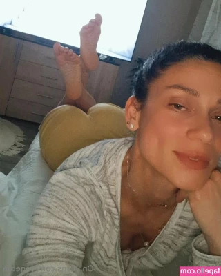 yogetaa - Love me some titties and booty
