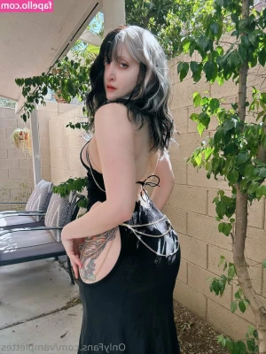 vamplettes - Check your messages 😈💦