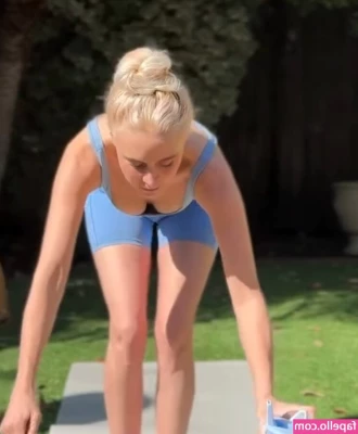 Alessandra Torresani [ alessandra-torresani ] - Come Bury you face between my cheeks while your hands play with my