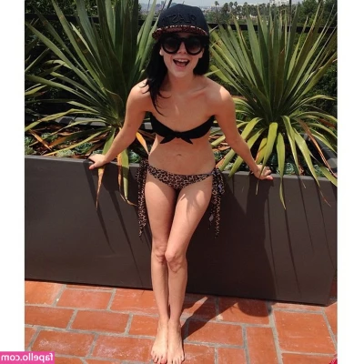 Alessandra Torresani [ alessandra-torresani ] - Come and use your tongue or dick in my pussy while I suck my big fat