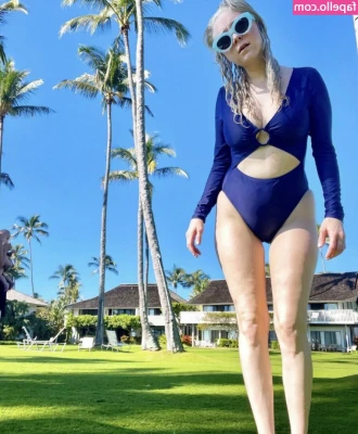 Alessandra Torresani [ alessandra-torresani ] - hate my body soooo bad rnn ahhh