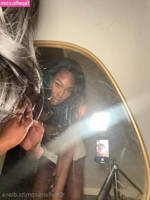ts.diana [ ts-diana ] - I'm looking forward to your DM baby 🥰