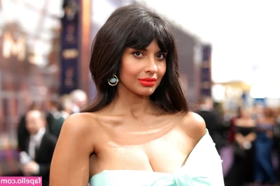 Jameela Jamil [ jameela-jamil-1 ] - Finally back home, first thing to do, get rid of my clothes 😎😜