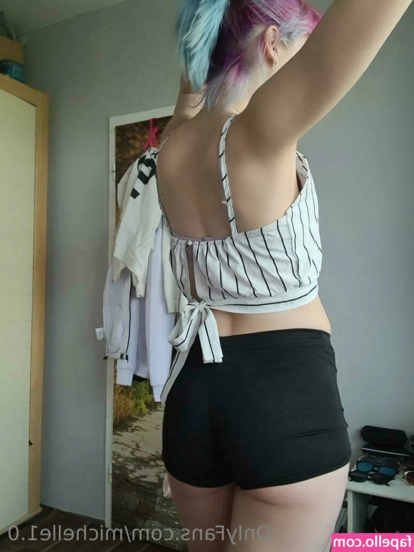 michelle1.0 [ michelle1-0 ] - It's not too bad when the sun's out, but the sun only comes out when