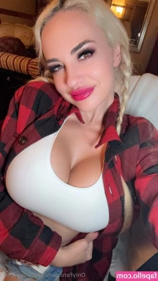badbellaxofree - I love it when he covers my soles in cum! Watch me give him a reverse