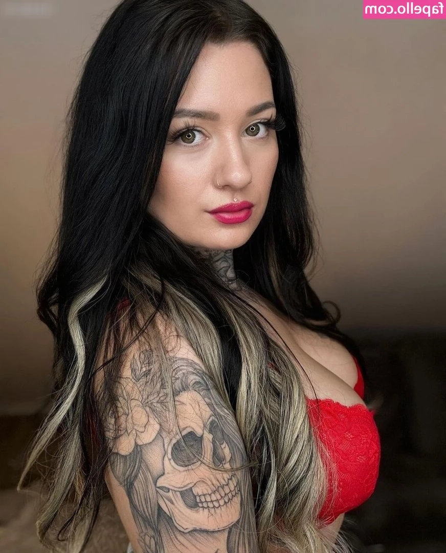 Claudilicious [ claudilicious-2 ] - thick thighs save lives