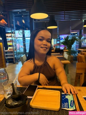 lillymidget - Whats on your mind tonight?