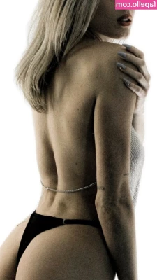 Bella White [ bella-white-1 ] - Legs spread wide open and pussy throbbing