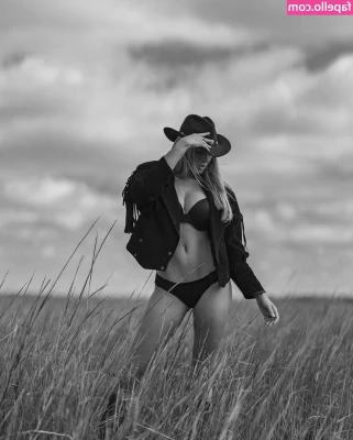 Bella White [ bella-white-1 ] - HOLA BUENOS DÍAS  volvimos mejor que nunca  lt 3