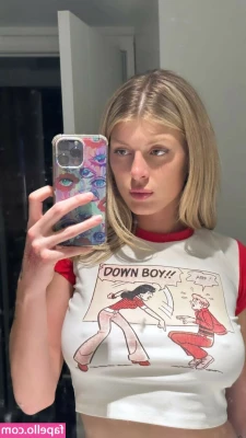 Bella White [ bella-white-1 ] - I just had some fun while getting ready ...unlock to watch me 💋