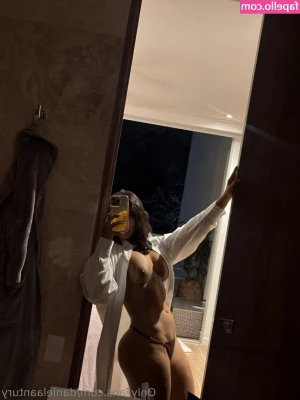 Daniela Antury [ daniela-antury ] - Hope this makes you remember why you love me