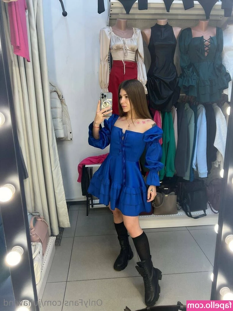 juliawind - More full XXX videos like this on  palethickness OnlyFans    Www