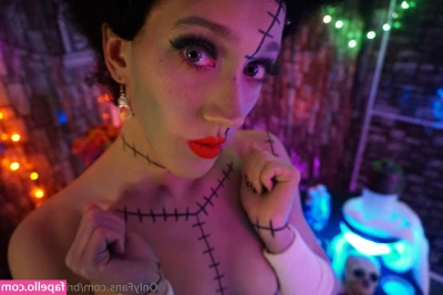 brittrachelle18 - I love tips this ass deserves to be stuffed with $100 dollar bills