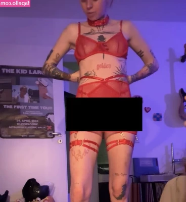 KindaKiri - Wide open pantyhose pussy! Who would dive in? 🎬🎬💎