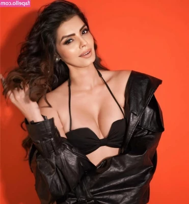 Sonali Raut [ sonali-raut ] - REVERSE GB W/ ALEX JONES #biggestdick  starring @alexjones420xxx