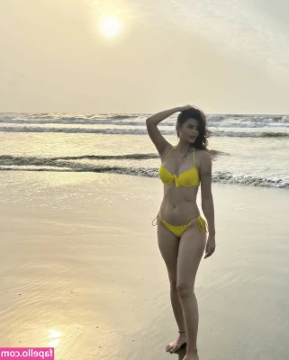 Sonali Raut [ sonali-raut ] - Shower time  Who wants to join